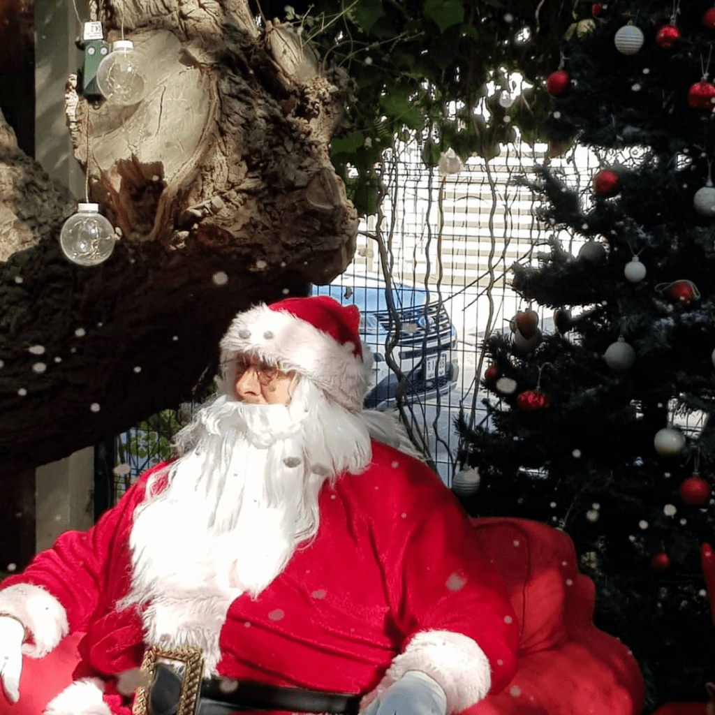 santa claus in dubai - kite beach