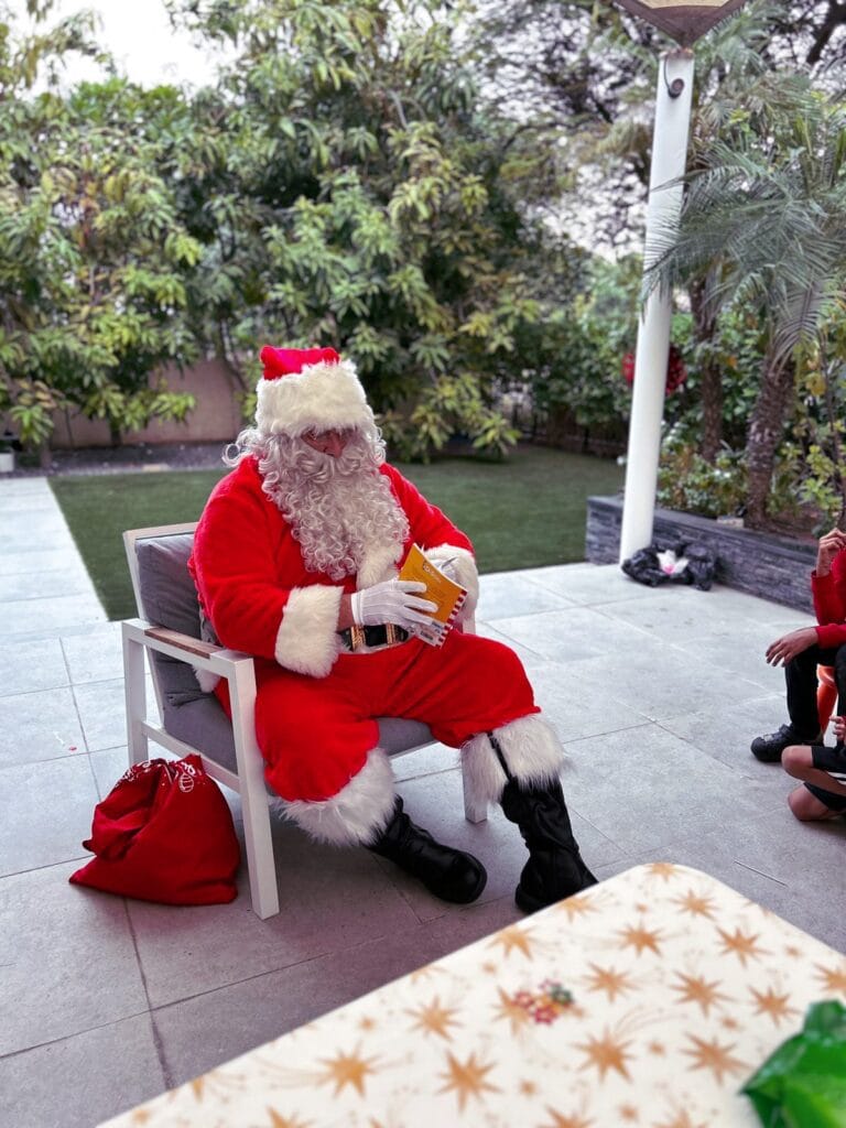 Santa-claus-dubai-2